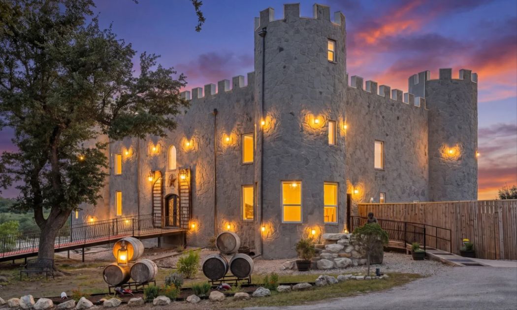 Republic Wine Castle, Johnson City